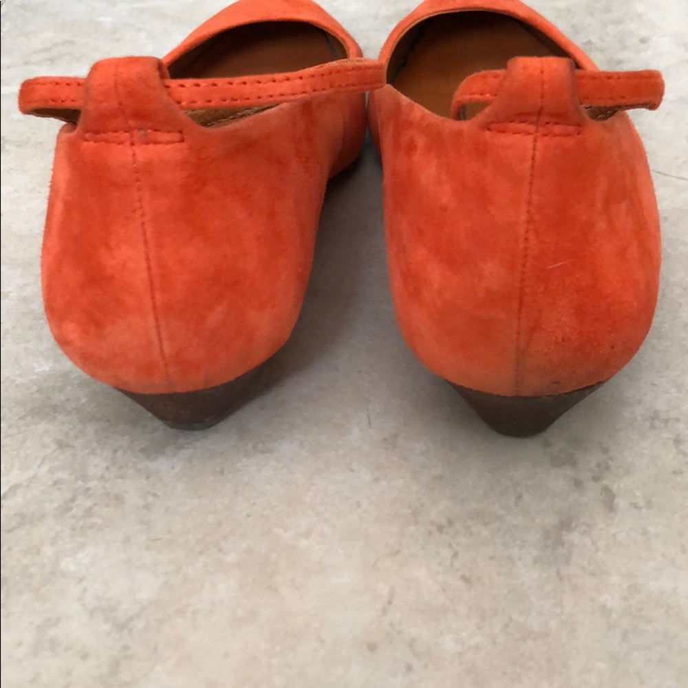 Orange Flats - Picture 5 of 6